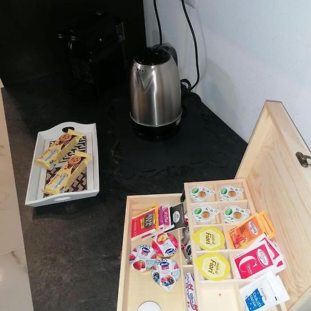 Fiumicino Aeroporto Casa Vacanze Orchidea エクステリア 写真
